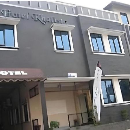 Hotel Khalista Пурвакарта Экстерьер фото