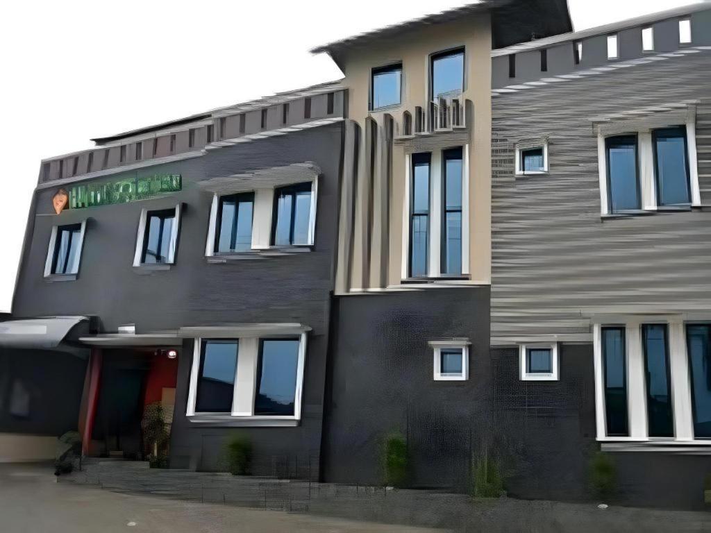 Hotel Khalista Пурвакарта Экстерьер фото