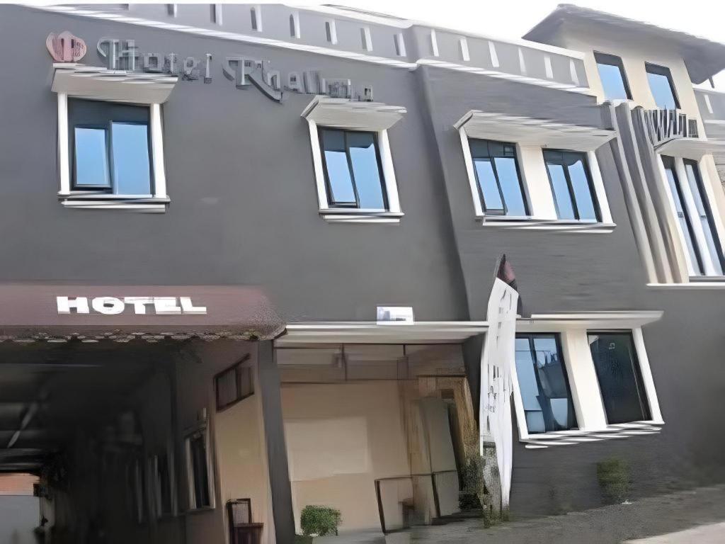 Hotel Khalista Пурвакарта Экстерьер фото