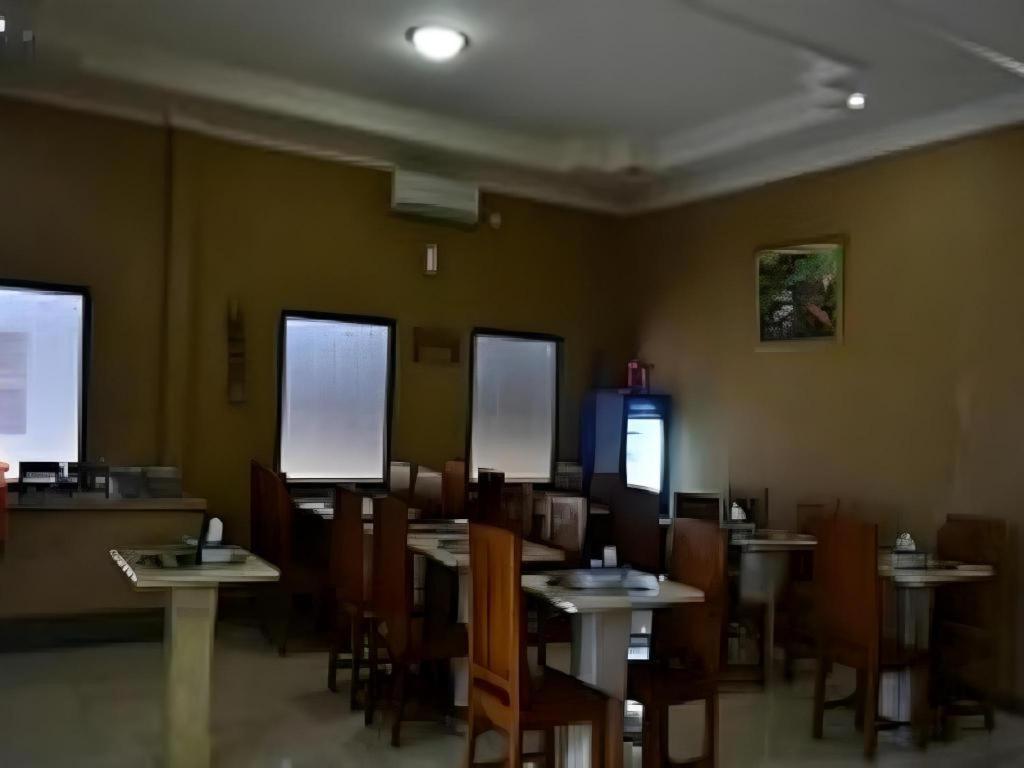 Hotel Khalista Пурвакарта Экстерьер фото